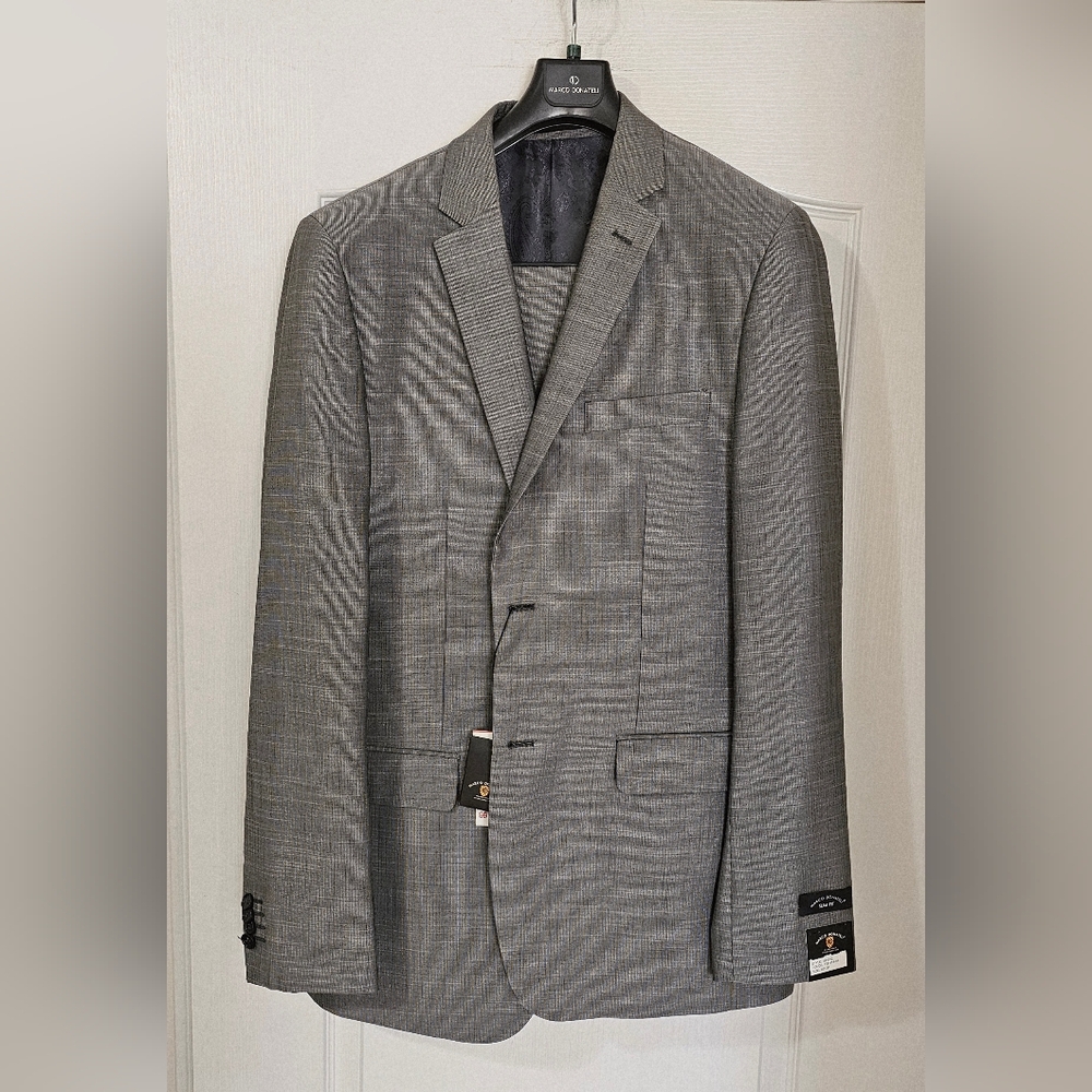 Marco Donateli Gray Slim Fit Suit with Notched Lapels and Structured Shoulders